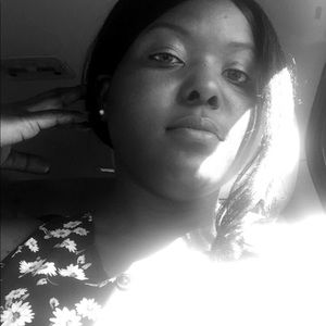 Meet your Posher, Debrina